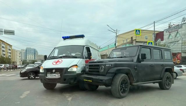 ДТП с участием скорой на перекрёстке Лермонтова-Курашова