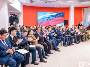 Собрание общественности провели в Якутии в память о первом президенте республики