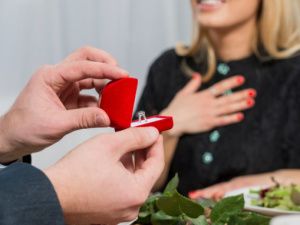 Жительница Якутии тяжело ранила сожителя ножом: Мужчина простил ее и собрался жениться на ней