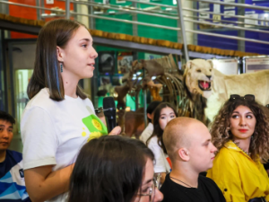 Айсен Николаев провёл экскурсию для студентов в музее мамонта