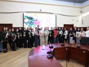 В Якутске состоялась встреча с женщинами героических профессий