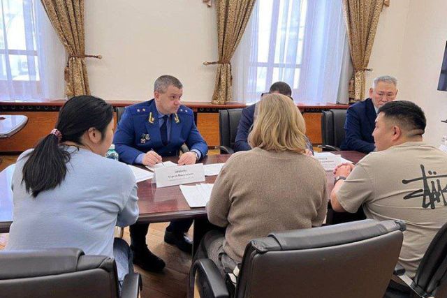 Прокурор Якутии выслушал обращения жителей республики 
