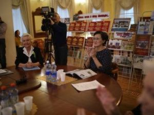 Сардана Авксентьева встретилась с блокадниками Ленинграда