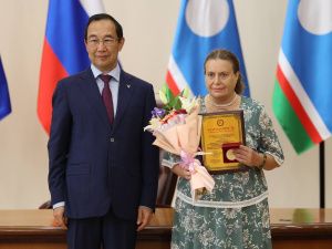 Айсен Николаев наградил представителей строительной отрасли Якутии