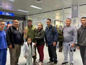 Бойцов СВО встретил руководитель Департамента ветеринарии Якутии