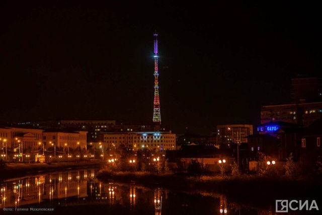 Пока в Якутии была ночь: дела по фактам завышения цен на АЗС, игровая консоль и штраф экоактивистке