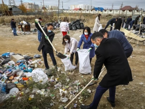Айсен Николаев: «До наступления зимы необходимо убрать мусор в Якутске»