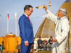 Айсена Николаева благословили