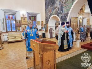 Православные христиане отмечают праздник Покрова Пресвятой Богородицы