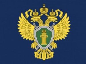 Угрожая убийством, заставил приготовить пищу