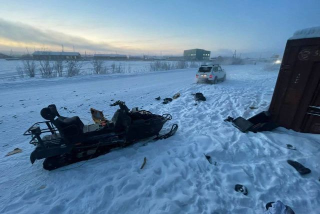 В Усть Янском районе Якутии в результате ДТП пострадал водитель снегохода