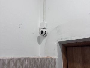 В Якутске в мужском туалете школы № 33 установили камеры видеонаблюдения