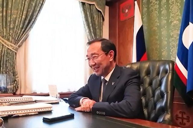 Айсен Николаев поздравил якутян из героического экипажа танка «Алёша» с получением высшей награды