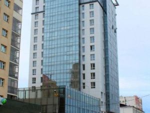 Следком: одна из девочек, упавших с высоты в Якутске, доставлена в больницу