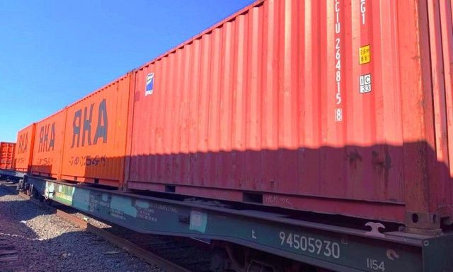 ЖДЯ: В Нижний Бестях прибыли первые контейнеры, отправленные с терминала «Столбовая»