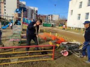 В Якутске начали высадку цветов
