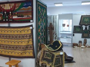 В Якутске открылась выставка прикладного творчества мастеров Усть-Алданского района