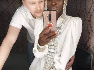 Фотофакт: нигерийка Рут Тетте в халадае 