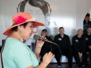 Артисты Вилюйского народного театра имени И.М. Гоголева-Кындыл посетили с гастролями исправительные учреждения