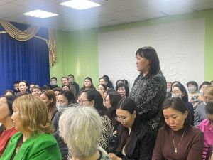 Доверенное лицо Владимира Путина в Якутии Марина Бахилина посетила центр социального обслуживания