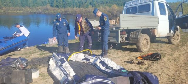 В Мирном перевернулась лодка с рыбаками. Один человек утонул