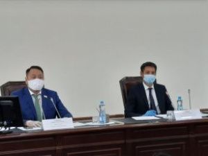 Альберт Семенов провел депутатские слушания о самом важном на сегодня 