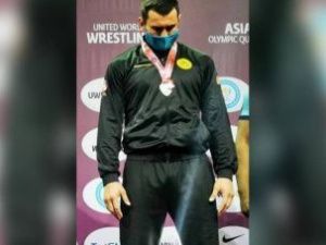 У борца Айаала Лазарева остался единственный шанс попасть на Олимпиаду. Турнир в Казахстане он проиграл