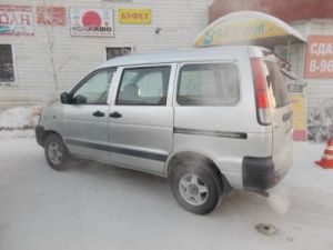 Микроавтобус не увидел девочку из-за выхлопных газов