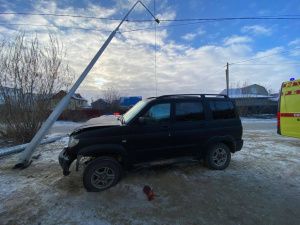 ДТП с летальным исходом: Водитель УАЗа столкнулся со столбом