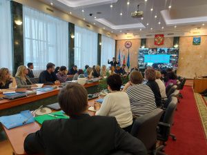 В Мирном проводятся курсы по вопросам реализации государственной национальной политики