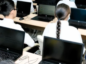 С компьютеров школы заходили на сайты с «безнравственным» контентом