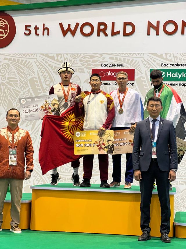 Якутяне завоевали две золотые медали по мас-рестлингу в рамках V Всемирных игр кочевников
