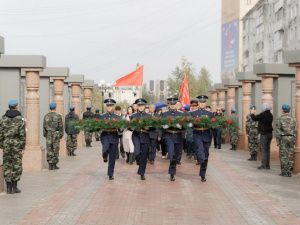 В Якутске возложили цветы в память об окончании Второй мировой войны
