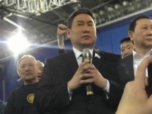 Депутат Ил Тумэна Павел Ксенофонтов: «Авиакомпанию “Якутия” могут успешно заменить другие авиакомпании” 