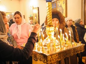 Айсен Николаев принял участие в Рождественской литургии в Преображенском кафедральном соборе