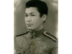 Глава Якутии поздравил с юбилеем Валентина Иванова – одного из первых кандидатов в космонавты