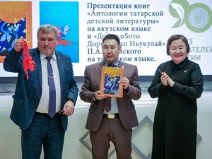 Повесть якутского писателя Платона Ойунского перевели на татарский язык