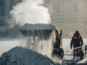 В Якутске за сутки вывезено 6772 кубометров снега