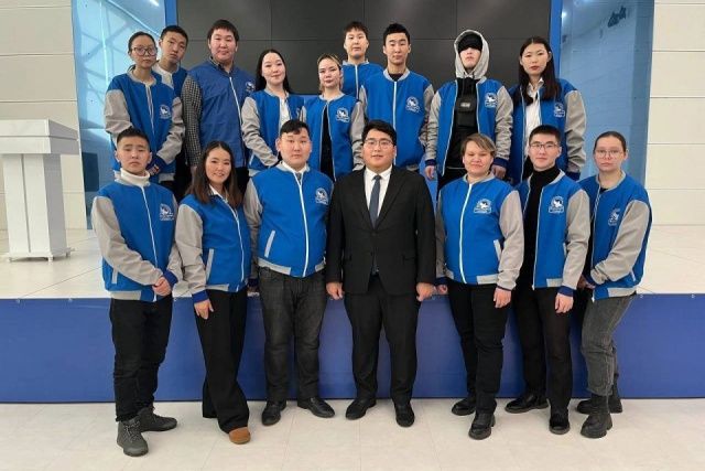 Якутские «Волонтеры Победы» передали Владимиру Путину наказ учредить День ветеранов тыла