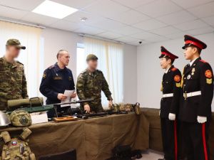 Сотрудники спецназа "Белый медведь" приняли участие в фестивале "Армейский городок"