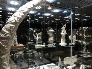 Выдающимся ювелирам и художникам вручили нагрудные знаки «Бриллиант Якутии»