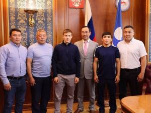 Айсен Николаев: Я рад лично поздравить и наградить триумфаторов