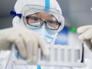 Китайские учёные создали COVID-19 и «замели следы»?