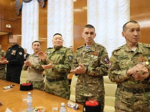 Юрий Трутнев вручил государственные награды добровольцам отряда «Боотур» и военнослужащим из Якутии