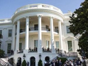 В Белом доме считают вероятной причиной пандемии COVID-19 утечку из лаборатории