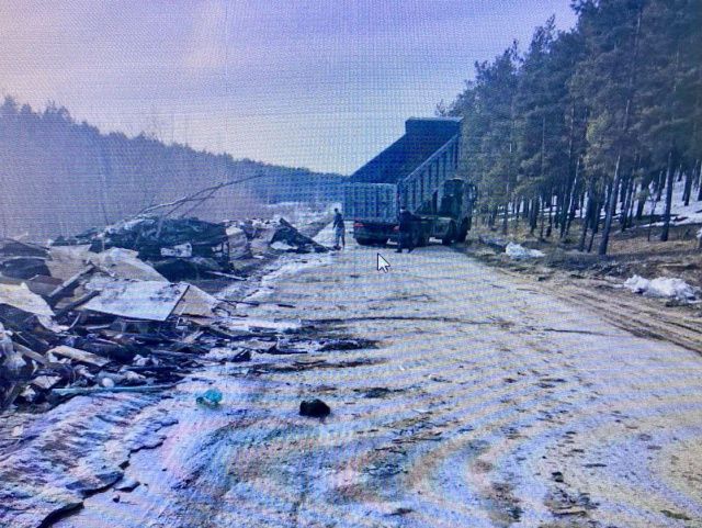 В Якутске установлены нарушители, сбросившие из самосвала кучу мусора в районе Птицефабрики