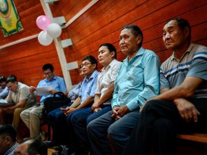 Айсен Николаев провел выездное совещание по кормозаготовительной кампании в заречной группе районов