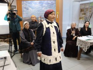 Якутские мастерицы воссоздали по фотографии роскошные наряды знатных дам начала XX века