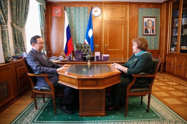 Айсен Николаев обсудил с Натальей Харлампьевой юбилей якутской литературы