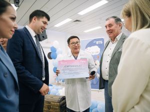 В 2024 году благотворительная программа «Мир без слез» побывала в Якутске и еще 14 городах России